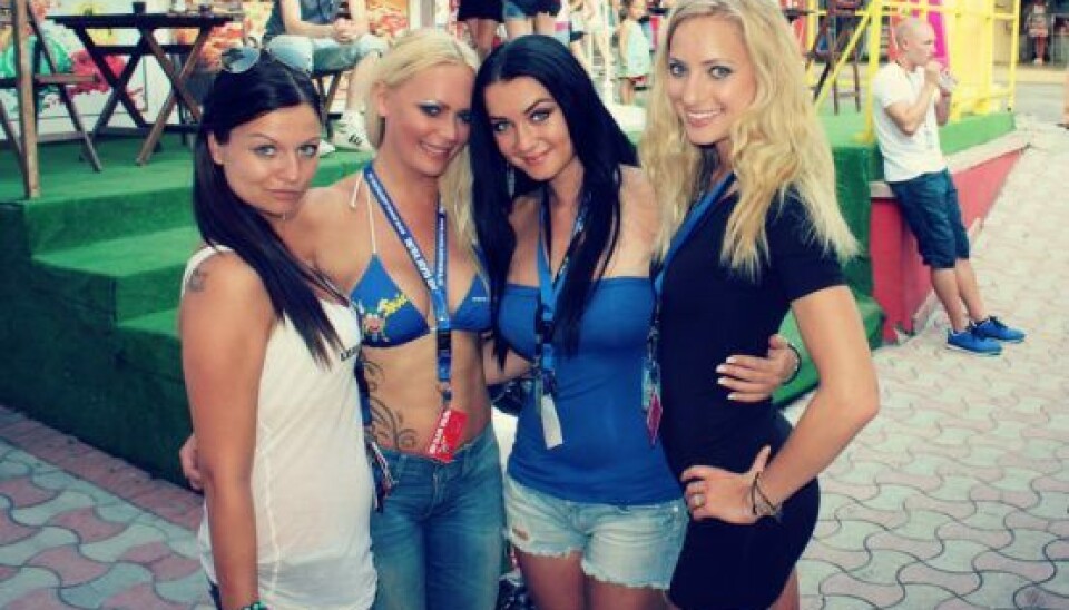 Maria var af sted sammen med flere reality-kendisser. Her med Susan K, Irina og Tammy. (Foto: Privat)