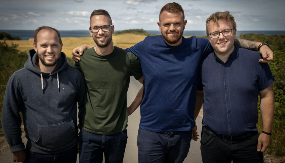 Fræk scene klippet ud af ‘Kærlighed hvor kragerne vender’: Tørbollet på græsset