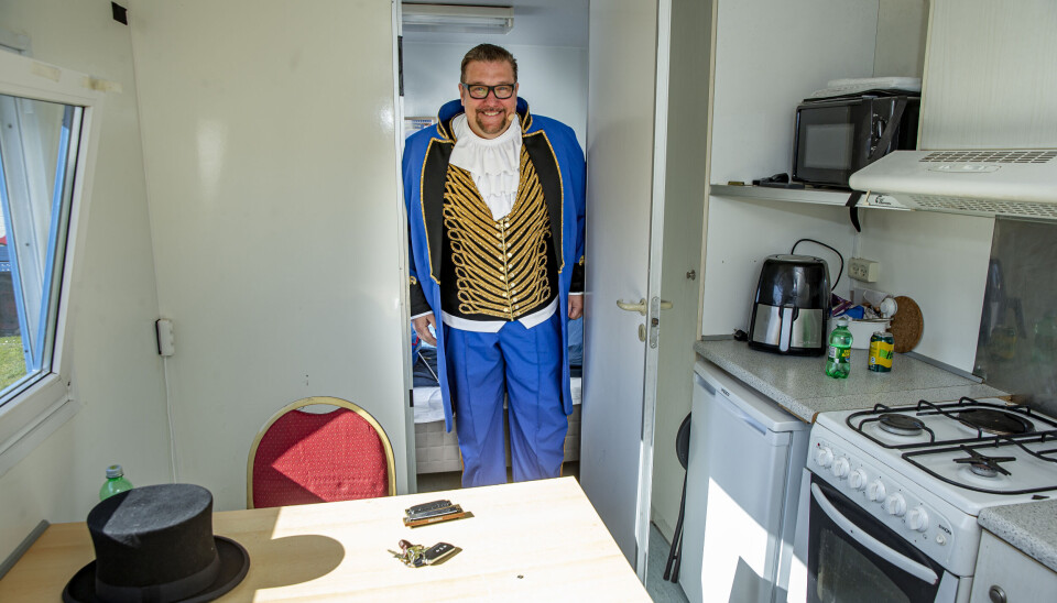 Der er flere værelser i
Amins cirkusvogn, så
døtrene Lærke, 14, og
Lykke, 13, også kan
tage med rundt.