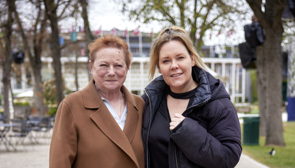 – Lige siden jeg gik ud af
skolen, så har jeg hadet læseprøver. Jeg glæder mig bare
til at komme ind
og få hatten på,
sagde Linda P.,
som skal stå på
scenen med sit
store idol Lisbet
Dahl.