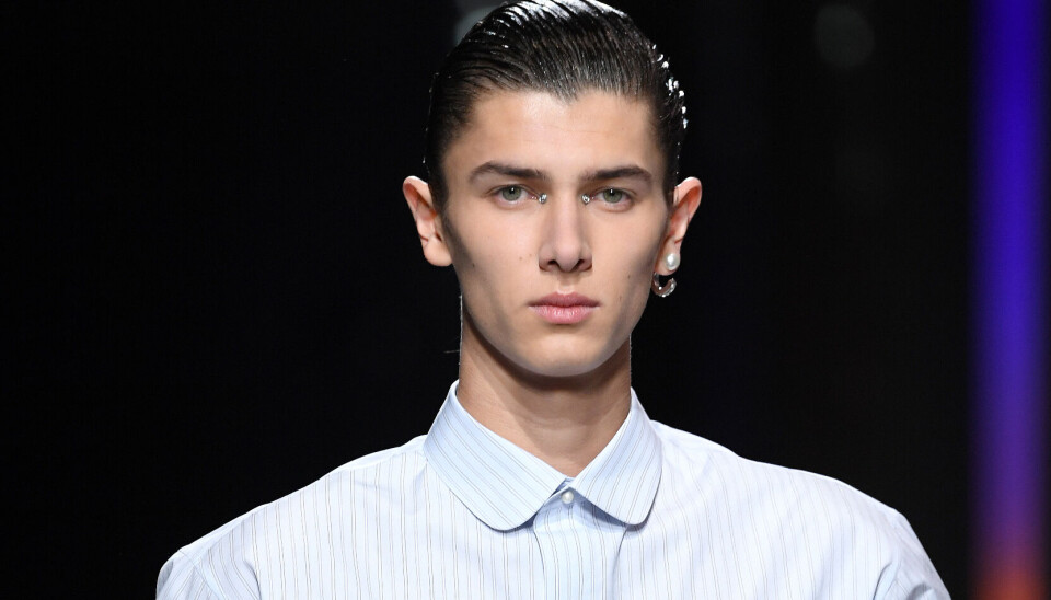Grev Nikolai på catwalken til Dior Homme Menswear Fall/Winter 2020-2021 Show