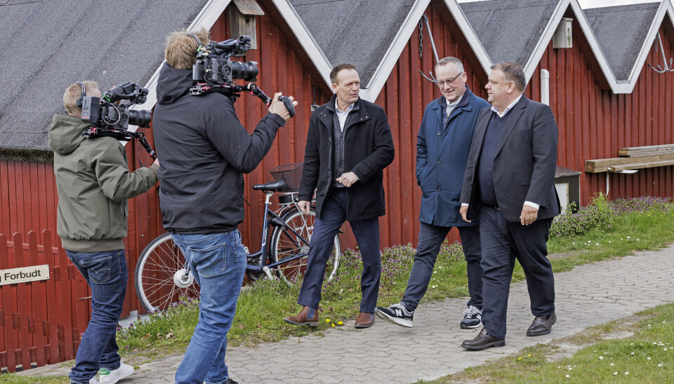 – Vi er måske også Peters gode legekammerater,
fordi vi ligesom ham ikke er generet af, at kameraet er tændt. Det er jo ikke alle, der har det lige
godt foran et kamera, men vi har efterhånden
lavet så meget tv gennem årene, at vi slet ikke
tænker over det, fortæller Anders Gerner Frost.
