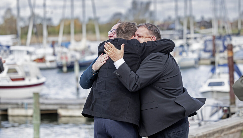 Vinderen
i 'To ens' får håneretten,
og det er
ingen af de
tre sene til
at udnytte.