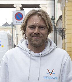 Åh nej! Felix Smith dropper værtsrolle