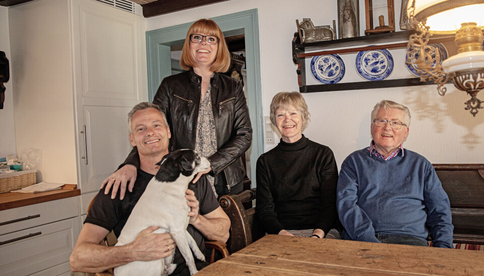 Rikke med
sin mand,
Christian,
og forældrene, Frede og Irene.