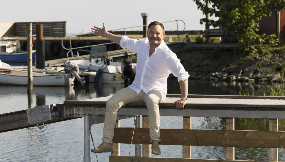 – Hesnæs er helt fantastisk. Også denne her helt
vidunderlige, rolige og stille havn, hvor man kan
høre fuglesangen.