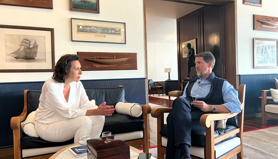 Kronprins Pavlos med
den græske tv-journalist
Sofia Papaioannou.