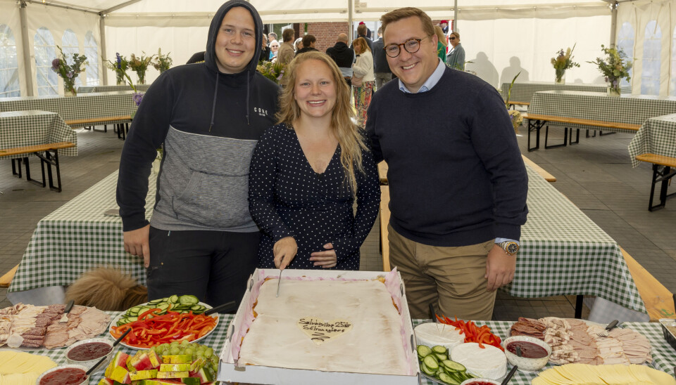 Børnene Símun, 26, Lisa, 27 og Bergur, 33, havde arrangeret det hele.