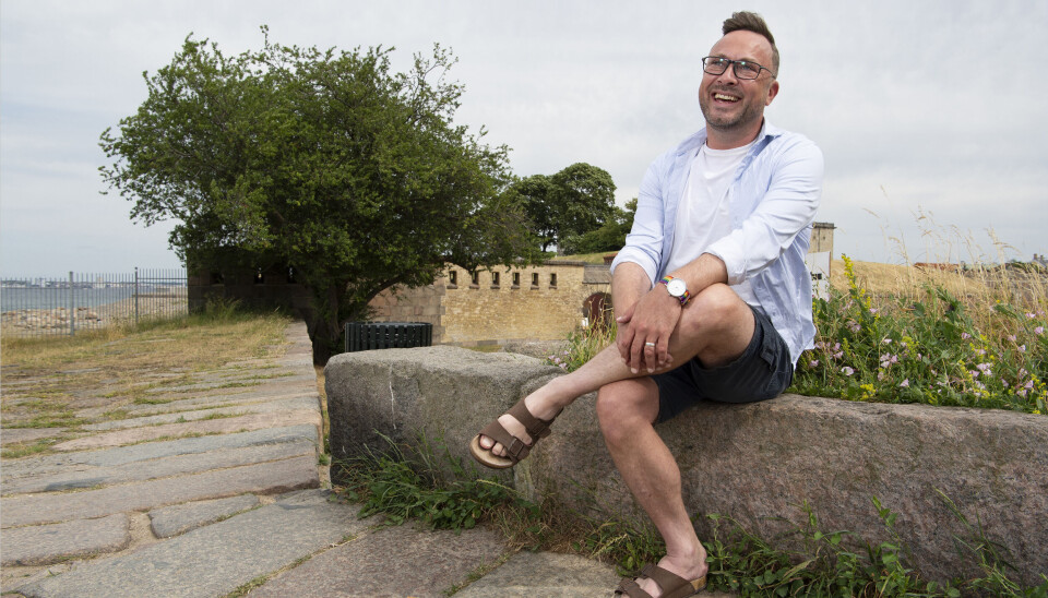 – Min far sagde til mig, da jeg var
barn, at jeg ikke måtte se Peterskirken, før jeg havde set Viborg
Domkirke. Det var som om, at jeg
skulle kende mit land. Så jeg har
været på rigtig mange Danmarksferier som barn, fortæller Jakob