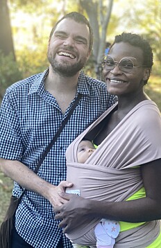 Robin og Charity er blevet forældre: Se lille Luna