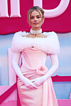 Margot Robbie faldt for sin ven: Bofælle blev ægtefælle