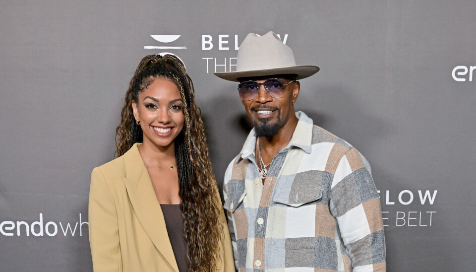 Jamie Foxx og hans datter, Corinne Foxx, 29, har
flere gange arbejdet sammen. For nylig annoncerede
Corinne, at deres quizshow, ”We Are Family”, ville få
premiere til september.