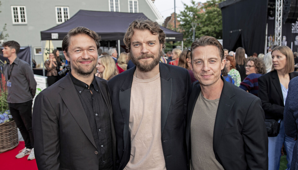 Asbæk festede med vennerne Jakob
Oftebro, 37, og Johannes Lassen, 44.