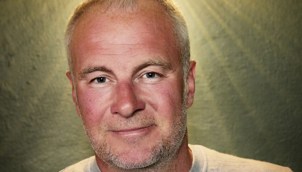 – Jeg blev politianmeldt for
blasfemi. Joken
handlede om
Jesus, der, efter
at have hængt
på korset, onanerede gennem
hullerne i hans
hænder. Det
må man ikke
lave sjov med i
Danmark.