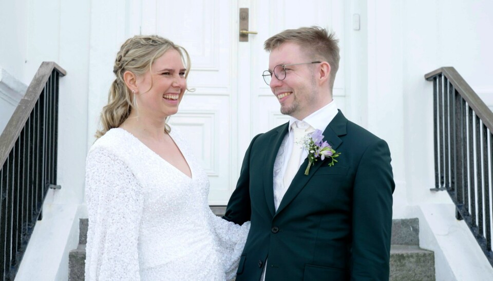 Nicklas og Sara bliver gift.