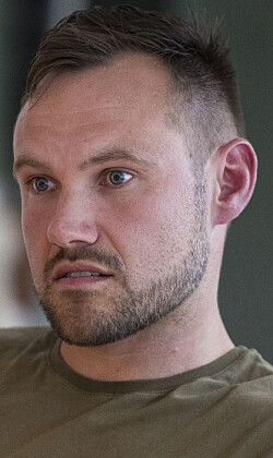 'Landmand'-Gustav taler ud om voldeligt forhold