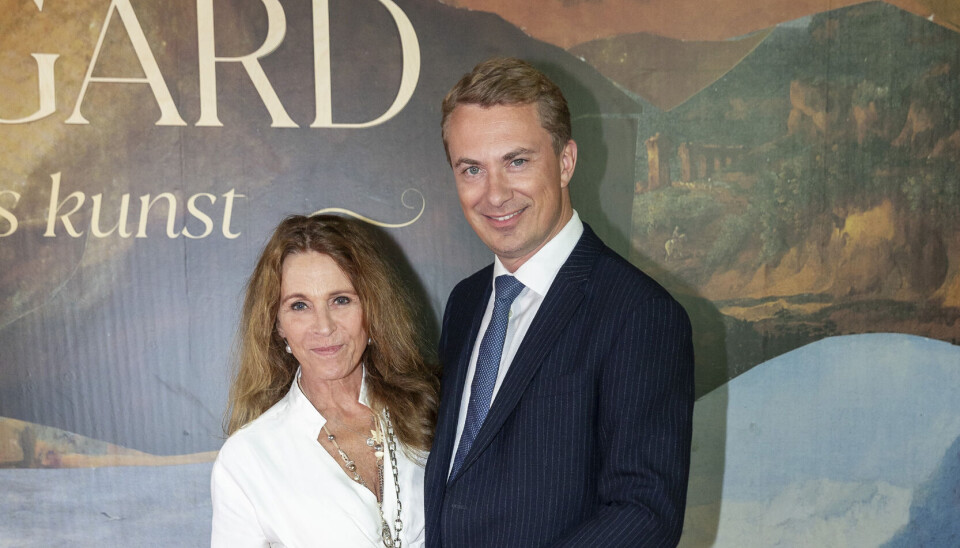 I dag er Morten Messerschmidt, her
med samleveren, Dot Wessman, 65,
formel værge for sine søsters fire
børn, men i praksis er det ikke ham,
der er den daglige omsorgsperson.
Den rolle varetages af hans mor,
Inge Messerschmidt.