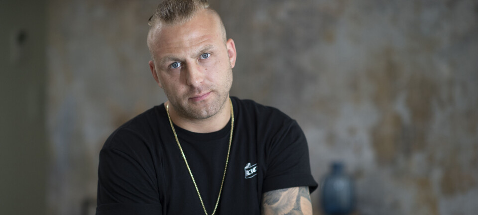 Lenny Phil om barsk barndom: Hørte børnsange imens10 politibetjente ransage mit hjem