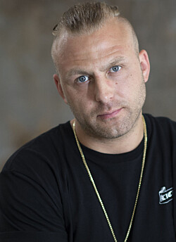 Lenny Pihl åbner op: Begrænset af fortiden