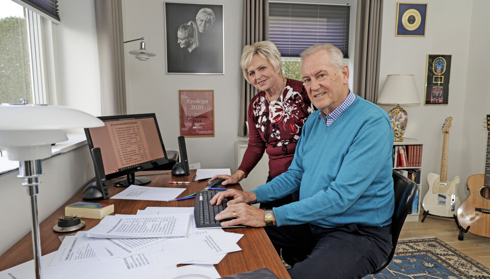 Det er oftest
Hilda, der står
for praktikken
både i forbindelse med
parrets arbejde og hjem.
– Vi ved nøjagtigt, hvem
der tager sig
af hvad, og
vi har helt
faste roller.
Så har vi
heller ikke
noget, vi
skal diskutere, siger
Keld.