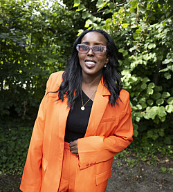 To uger efter fødslen: 'Robinson'-Mariam festede til reality-julefrokost