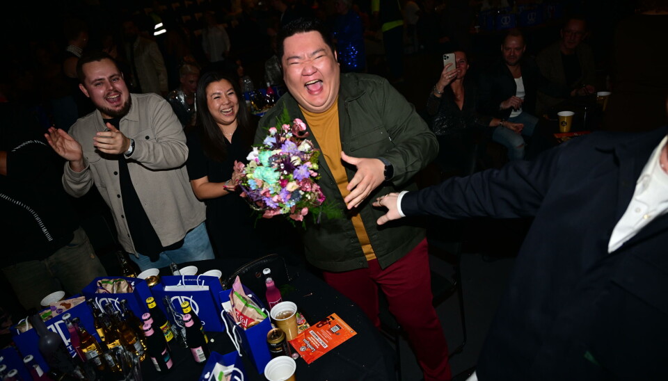 Buketten blev grebet af Micki Cheng