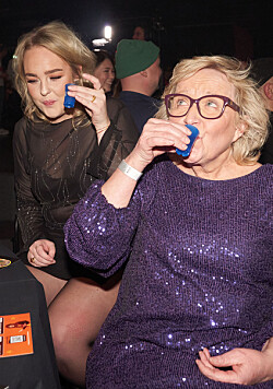 SE BILLEDERNE: Tine Gøtzsches vilde fest