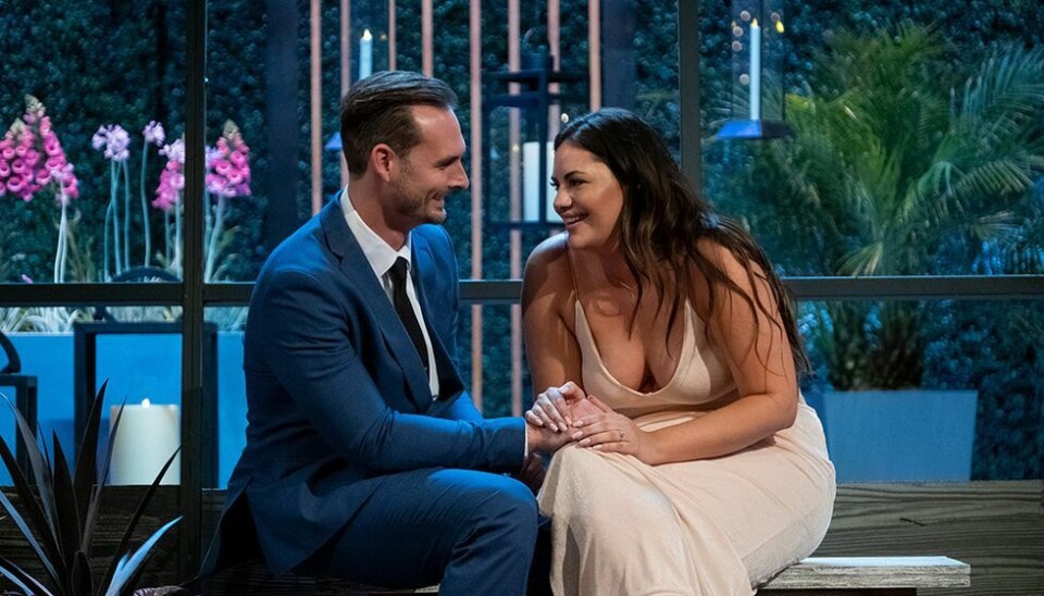 'Love is Blind'-par i babylykke: Viser nyfødt frem Love is blind - Alexa og Brennon