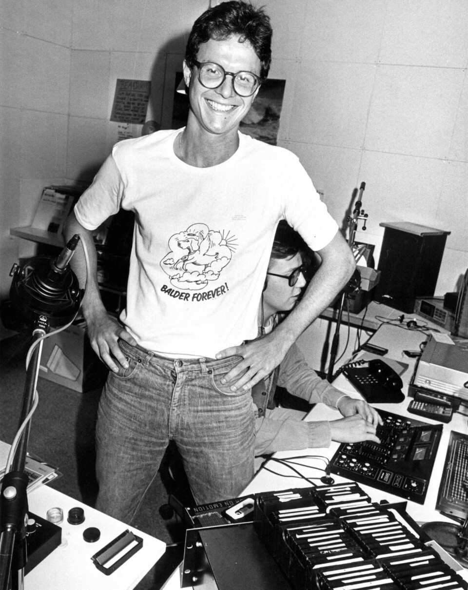 – Min radiokarriere har altid været baseret på, at jeg har insisteret på at være mig selv. 1984 var en magisk sommer, hvor jeg var en glad og sindssygt håbefuld 20-årig dreng, som fik sin drøm opfyldt om at lave radio på The Voice.