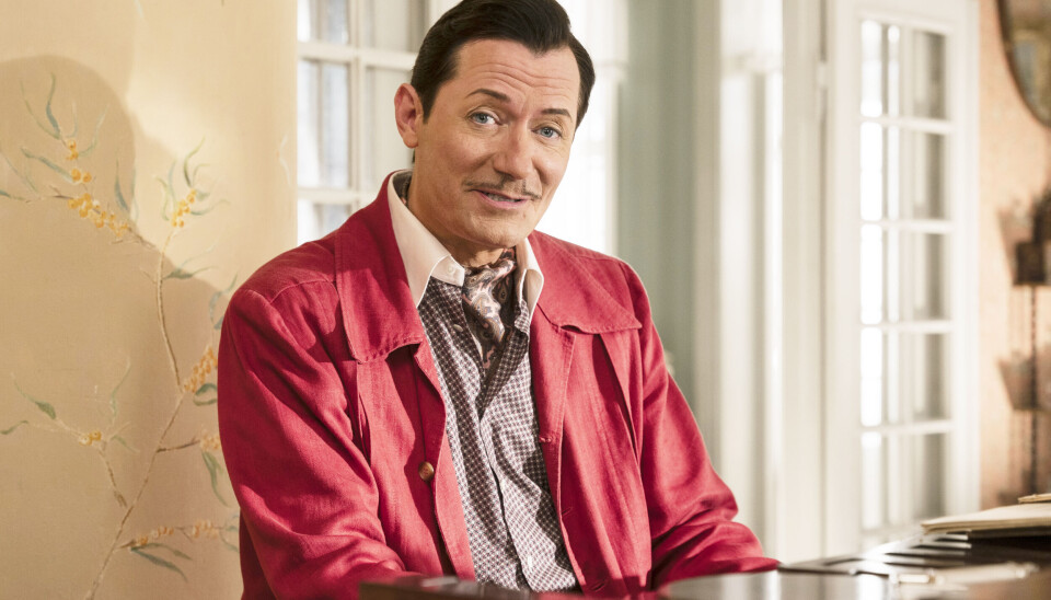 Badehotellet sæson 10 med karakteren hr. Weyse.