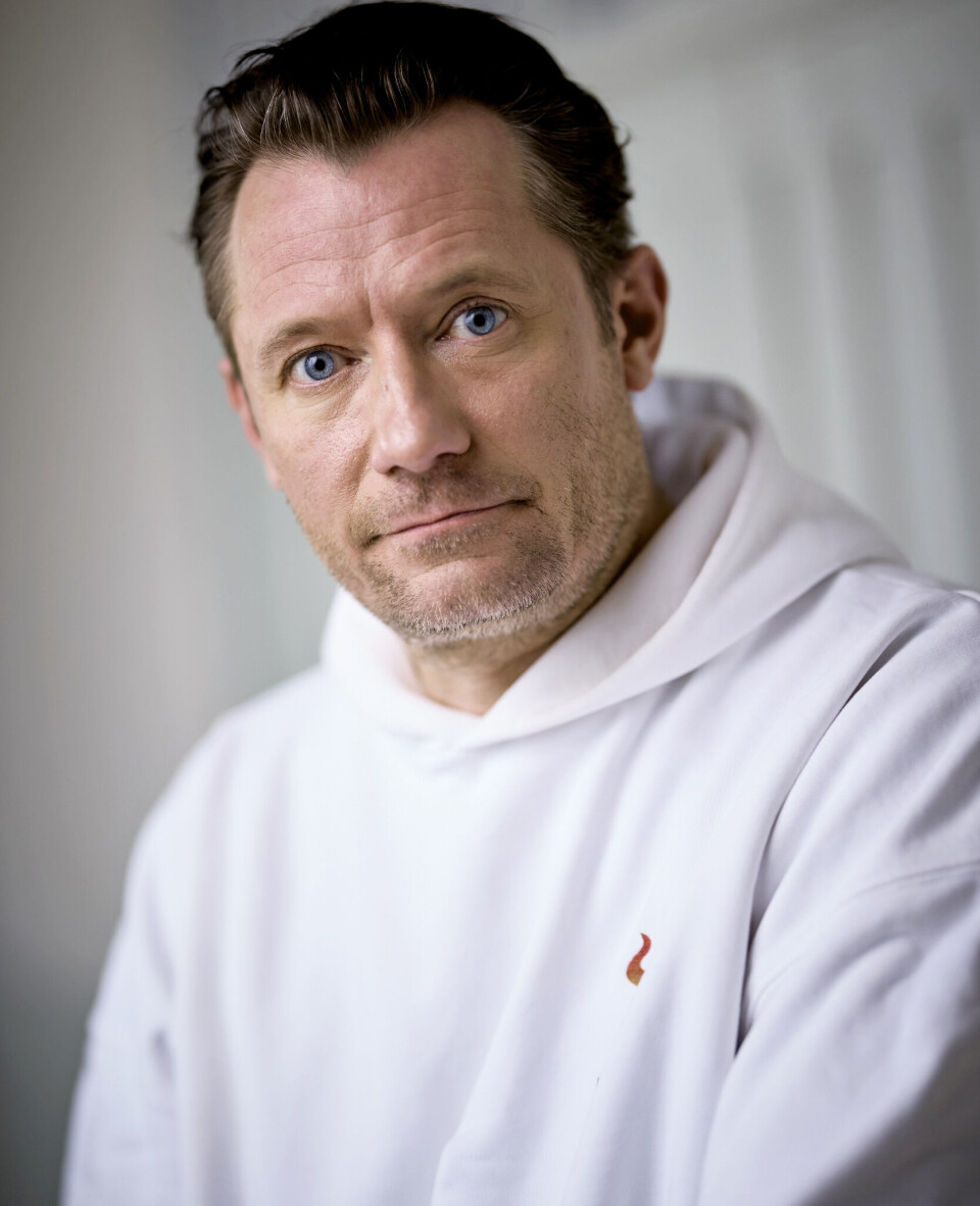 Pressemøde på 'Badehotellet', sæson 10.