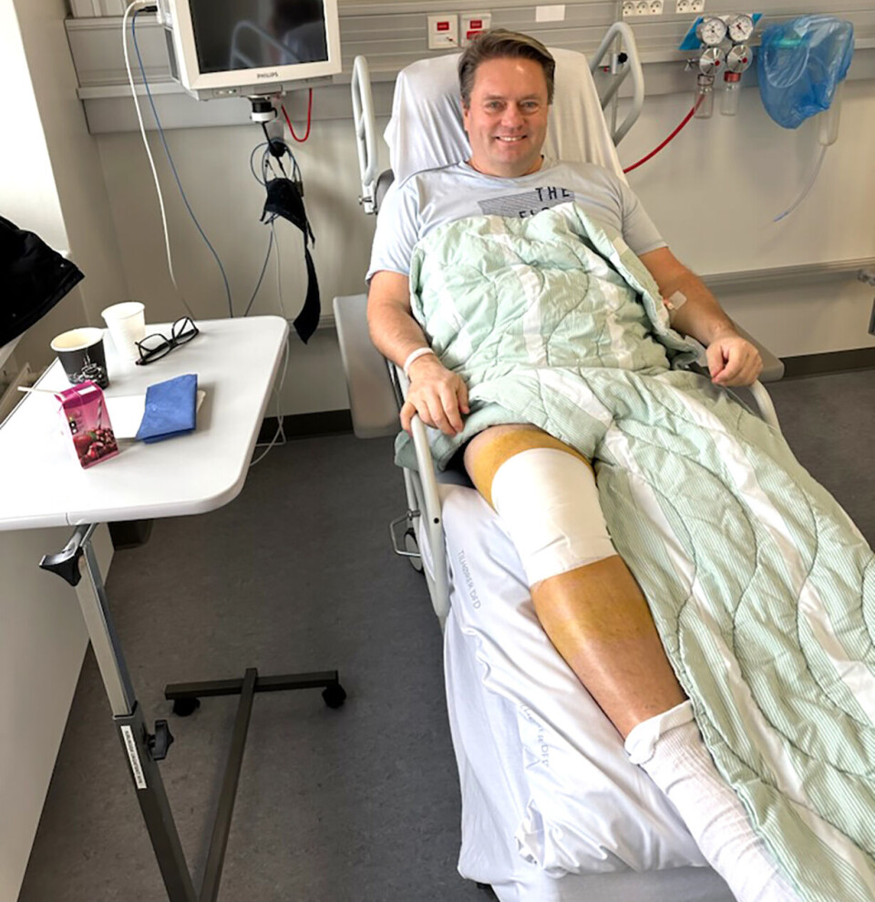 – Jeg mødte ind til operation klokken 07.45, og klokken 11.24 kunne jeg rejse mig fra stolen og tage hjem igen.