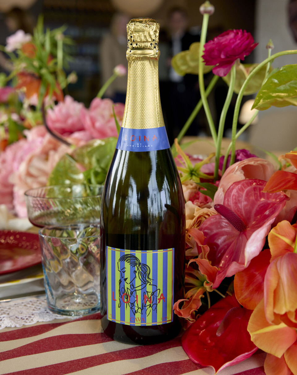 Christianes cava, der er første vin under brandet, kan købes i alle førende supermarkedskæder fra den 19. april og kommer til at koste 89,95 kr.