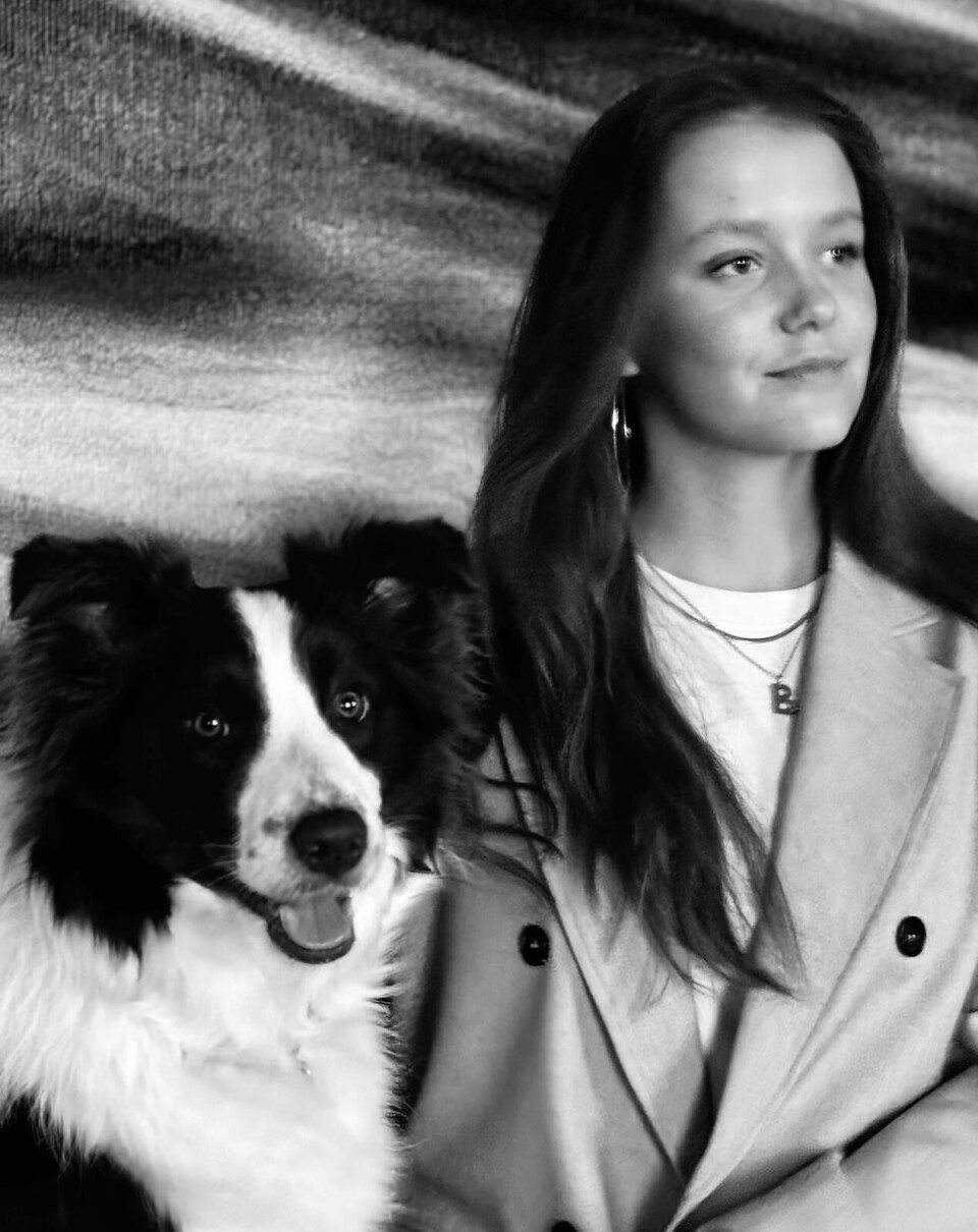 Prinsesse Isabella med hunden Coco.