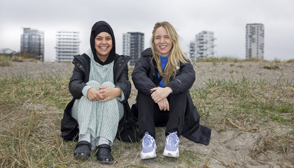 Det er ikke første gang, at kvinderne rejser sammen. De har været i praktik sammen i Libanon i fire-fem måneder. – Jeg brugte fem måneder på at overbevise Emilie om, at hun skulle tage med, siger Nadine med et grin.