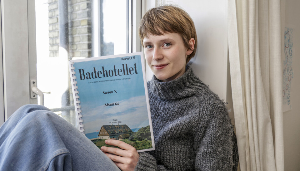 Kamille i sin Big Blue-sweater. – Den manglede på markedet. Den henvender sig meget til fyre og den yngre crowd. For mig er det den perfekte baggy sweater. Jeg har den på hver dag.