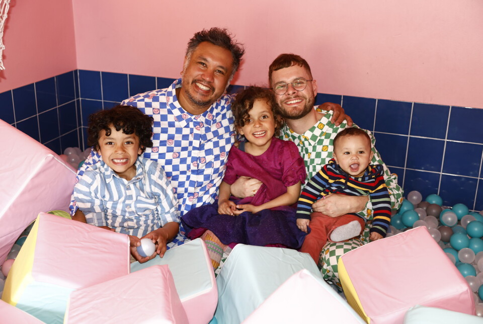 Kaspar og Lambang med alle deres tre børn