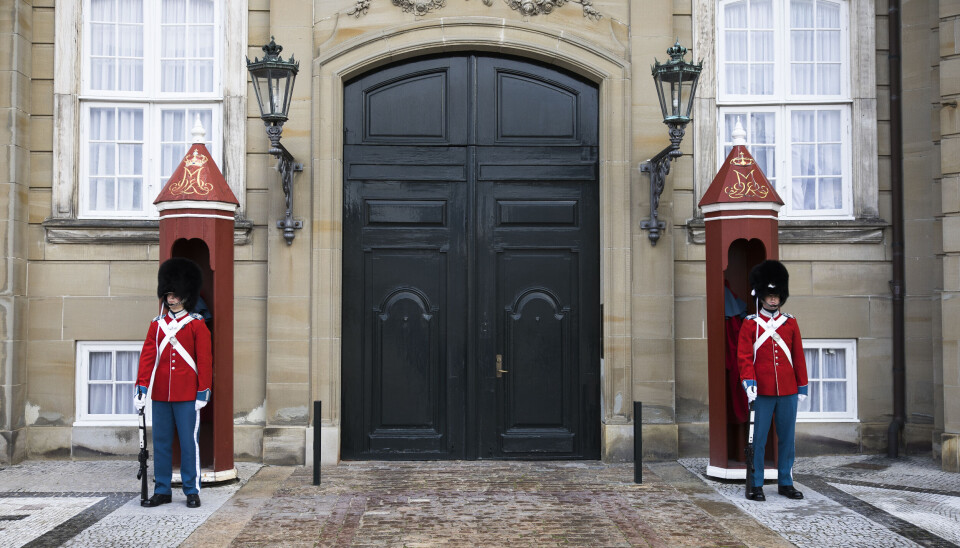 Garderne på disse billeder har så vidt vides intet med de nævnte sager at gøre.