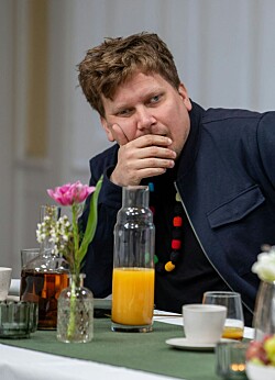 Ikke set i ‘Forræder’: Private optagelser fra værelserne