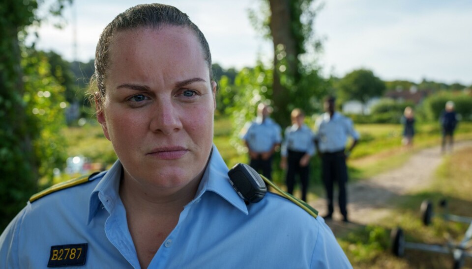 – Jeg havde lige født vores yngste datter, Elin, tre måender før, jeg skulle tilbage i uniformen som politibetjenten Nadja sidste år, så jeg havde en masse væske i kroppen.