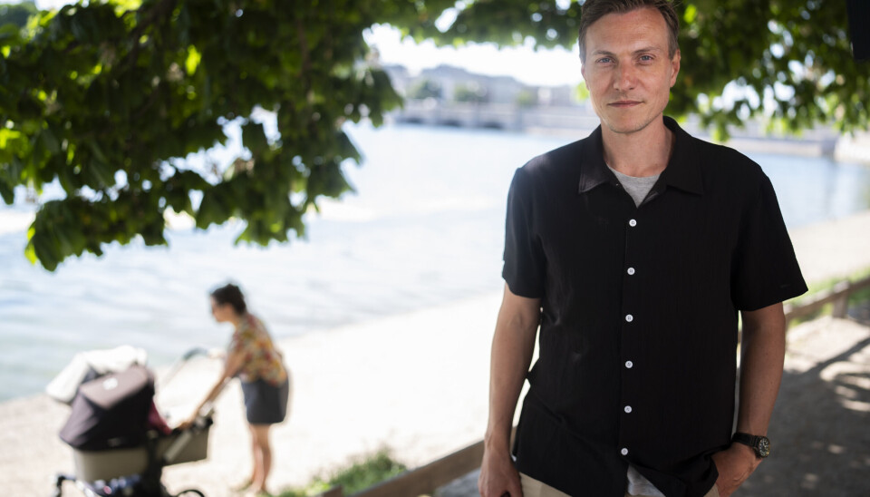I ti år nåede Sebastian at være politibetjent, inden han forlod jobbet. I 2017 debuterede han på skærmen i Kanal 5-programmet 'Stoffer i sommerlandet'. – Jeg er rigtig glad for det arbejdsliv, jeg har nu.