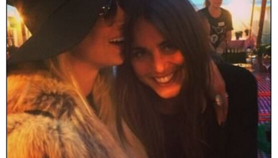 Medina hygger sig med Cecilie til Roskilde, som fandt sted for en måned side. (Foto: Instgram/Fredbagger)