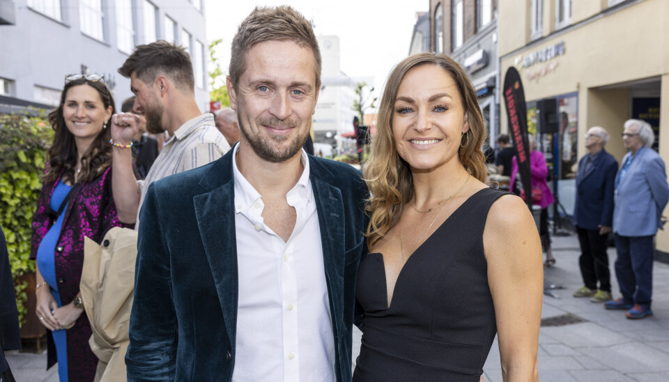 Premiere på Nykøbing Falster Revyen 2024, Katrine Bonde og kæresten Kenneth.