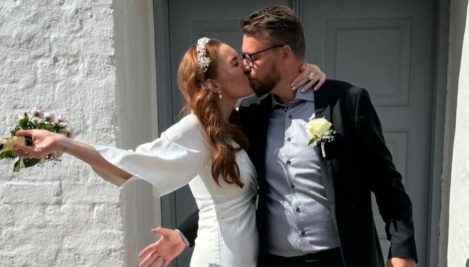 Vejrværten sagde ja efter 14 år: Surprise bryllup