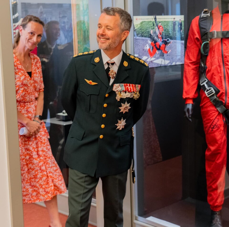 Kongen har også udlånt personlige effekter til udstillingen.