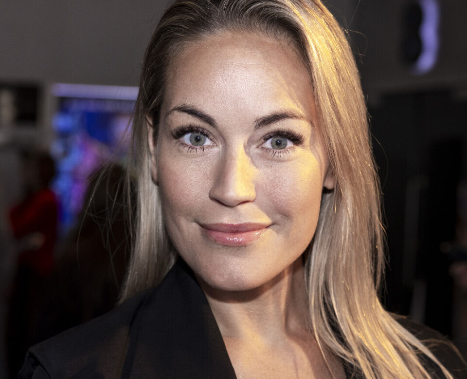 Amalie Szigethy flyver med verdensstjerne til Ibiza