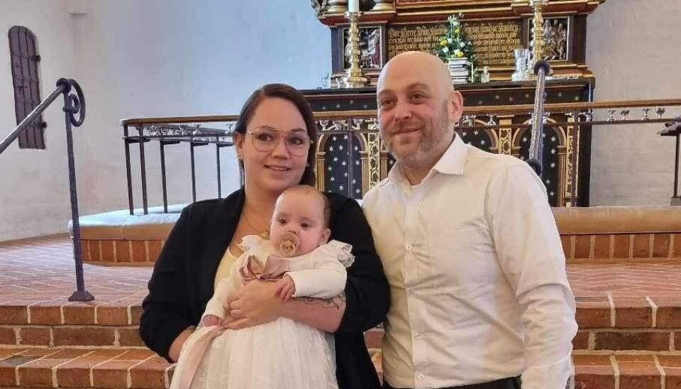 Tanja og Jason med datteren Nova fra 'Grænseløst forelsket'