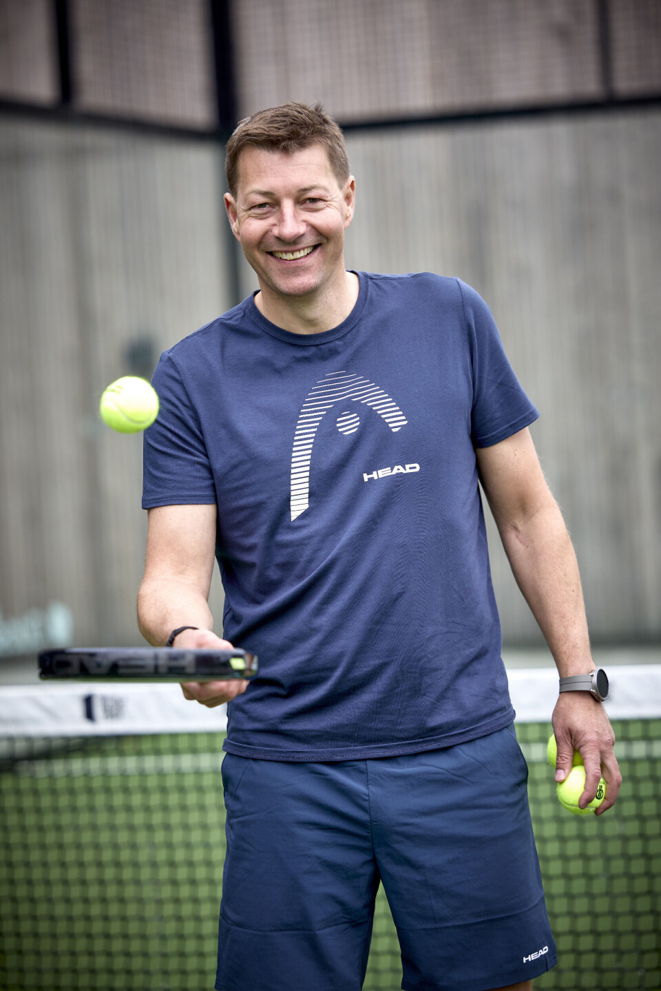 – For ti år siden var det bare sportsjournalistikken, jeg skulle. Jeg ved ikke, om de næste ti år er på samme måde. Jeg interesser mig også for vin og rejser, så måske jeg på et tidspunkt kan kombinere de to ting.