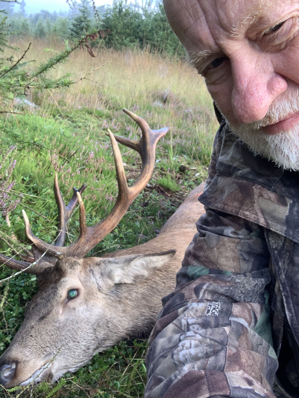 – Jeg går mest på riffeljagt om efteråret og vinteren. Jeg er ikke så ivrig på aftrækkeren mere, men jeg elsker naturoplevelsen i det.