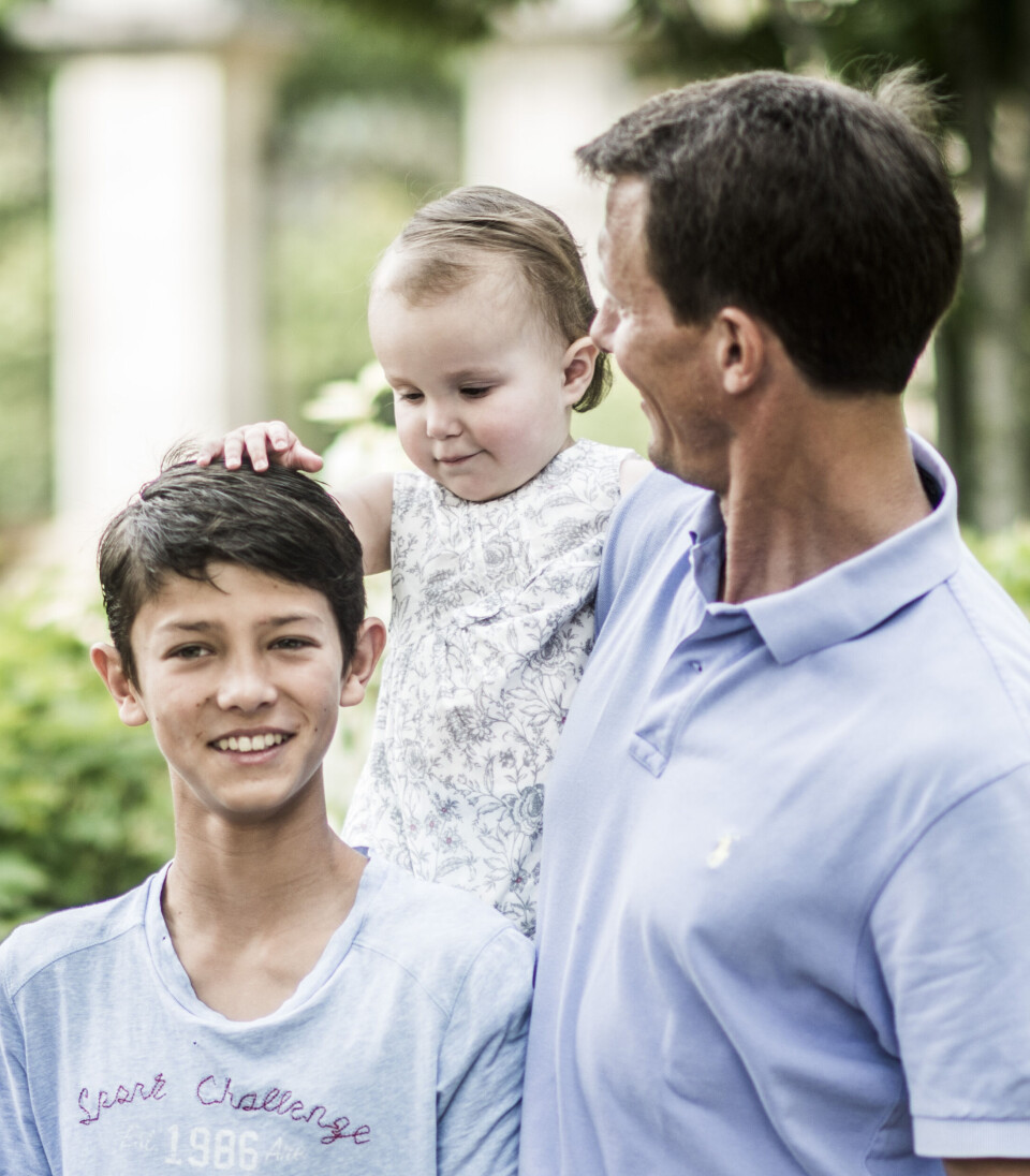 2013. Grev Nikolai på Château de Cayx med komtesse Athena og prins Joachim.